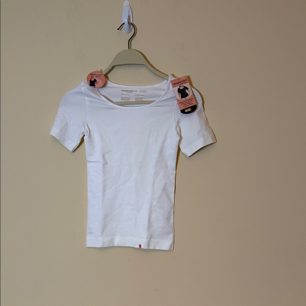 Shapermint Essentials White Short Sleeve All Day‎ Every Day Shaping T Shirt Sz S